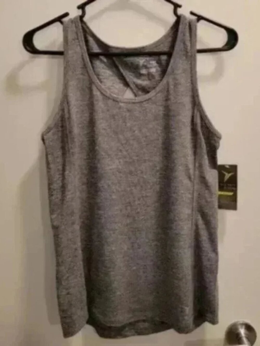 Gray Keyhole-Back Active Tank Size M NWT
